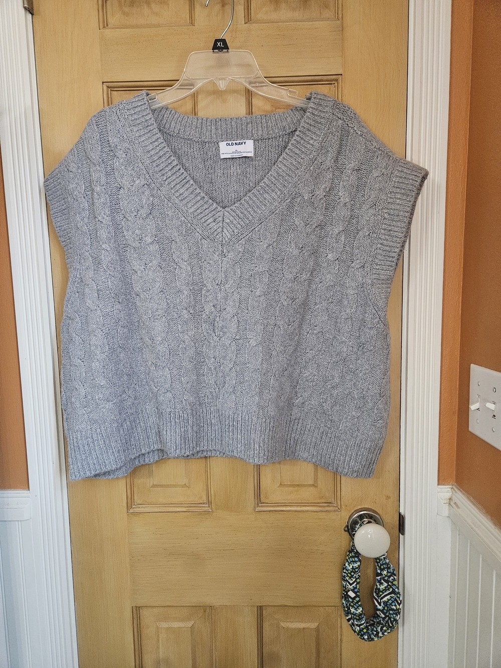 Old Navy Light Gray Cable-Knit V-Neck Sweater Vest